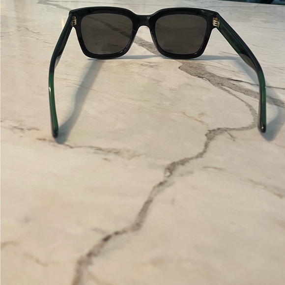 Gucci GG0001SN 002 Black Green Sunglasses 0001 - Picture 1 of 6